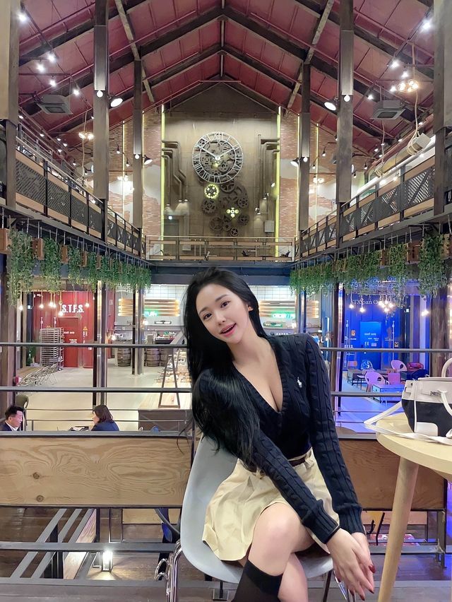 폭포를 품은 청주 창고형대형카페🏞️