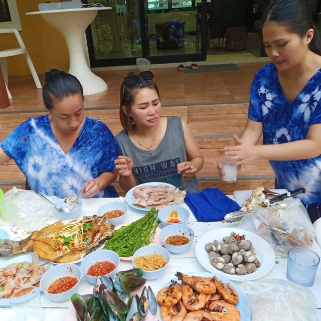 ที่พักติดทะเลเจ้าหลาว นิว ฟอเรสบีช รีสอร์ท