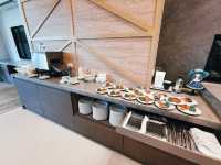 โรงแรมหรูติดถนนใหญ่ "Blue Rabbit Hotel"