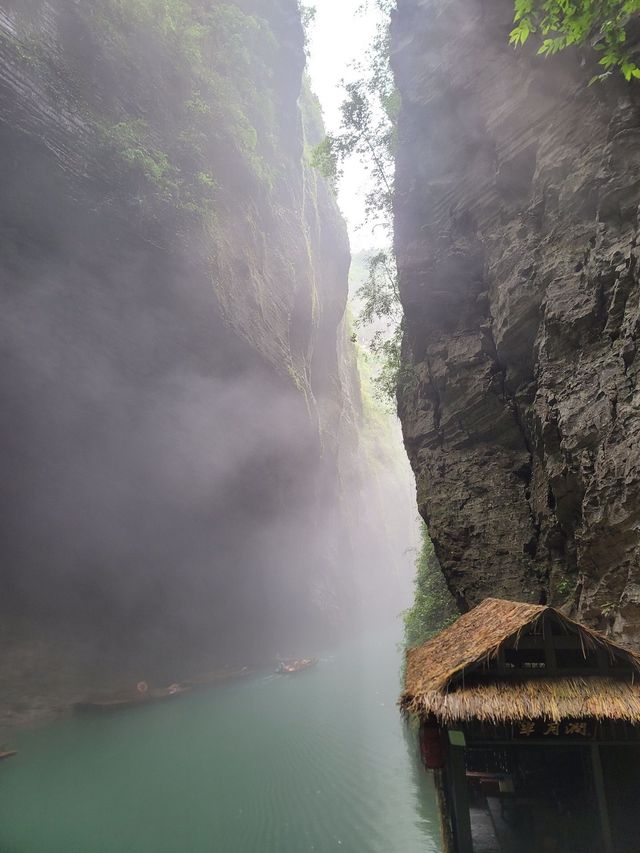 Want to go to Pingshan with the person you like to see the Love Gorge.