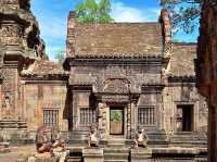 Anantara Suite at Angkor Wat Resort is so beautiful! Let's also visit the Queen's Palace in the afternoon.