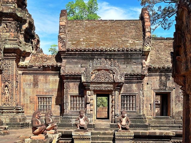 Anantara Suite at Angkor Wat Resort is so beautiful! Let's also visit the Queen's Palace in the afternoon.