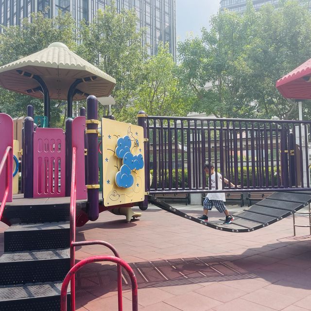 Middle Road’s Children Playground  