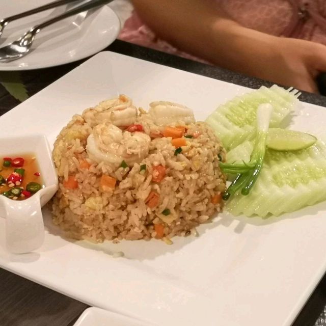 สุขสม นมสด (Sooksom Nomsod)