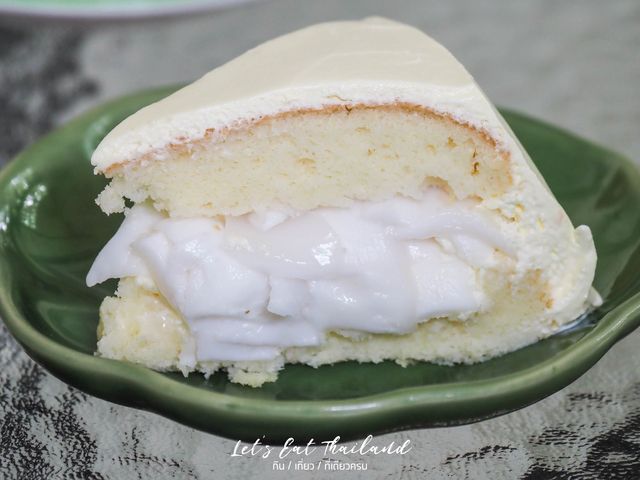 Lola Mui Cafe [หาดละไม] เค้กมาพร้าวอร่อยที่สุด