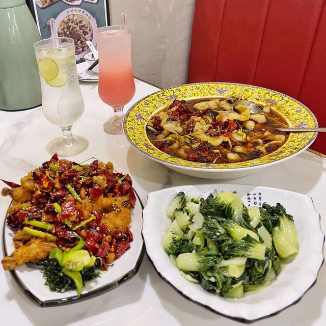 大大盤🌶水煮魚🐟，香脆🔥辣子雞🐓中翼