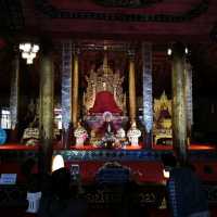 เที่ยววัดนันตาราม ชมวิหารไม้สักทอง