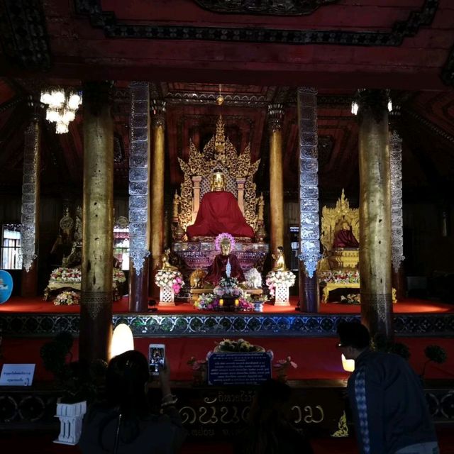 เที่ยววัดนันตาราม ชมวิหารไม้สักทอง