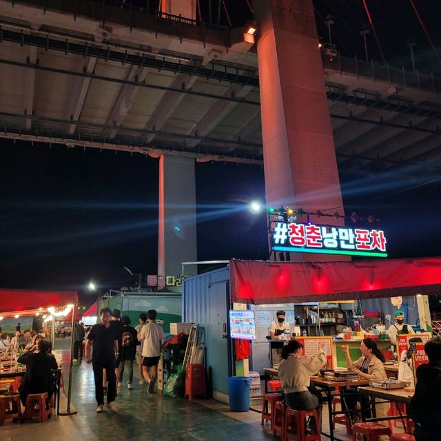 여수 낭만포차거리, 밤바다