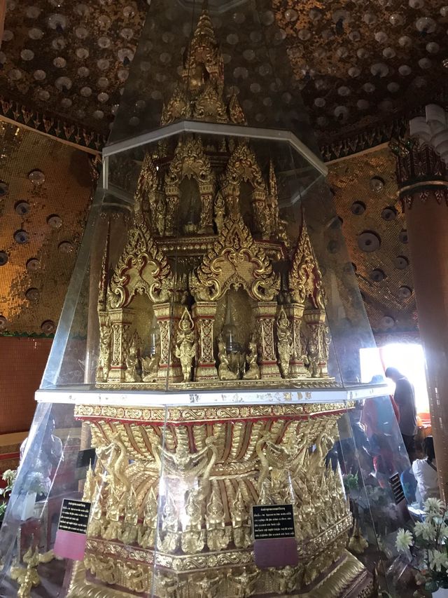 วัดถ้ำเสือความสวยงามบนยอดเขา