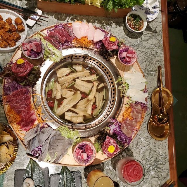 【火鍋青蛙：網紅打卡火鍋店香冮花月】