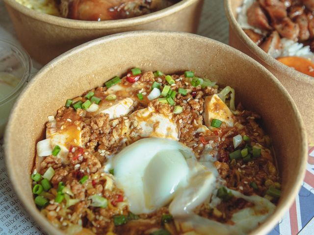 ร้านอาหารเหลาราคาเบาๆ พร้อมเสริฟถึงหน้าบ้าน 