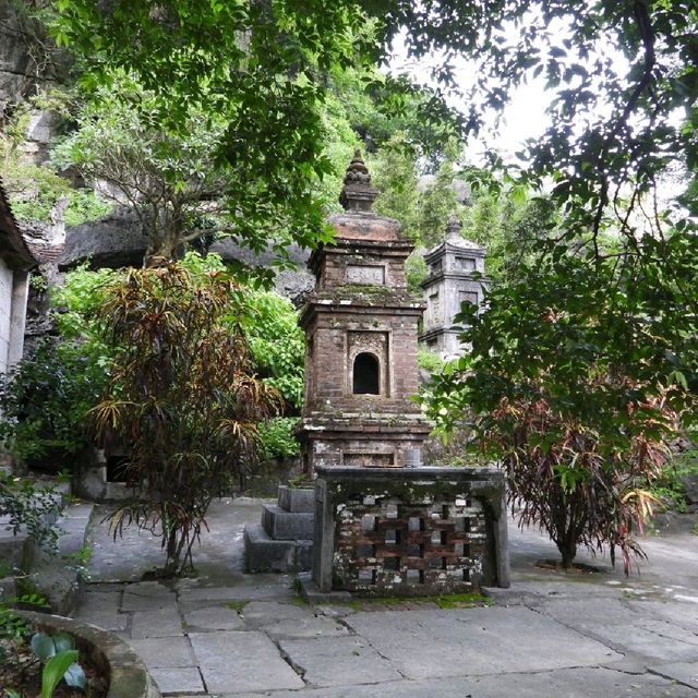 寧平必玩景點--碧洞古寺Chùa Bích Động