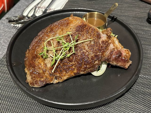 食在旺角 | Lockeroom Dining | 阿仙奴主題餐廳邊吃邊看世界盃
