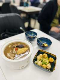 叻沙、白咖啡，抵食之選