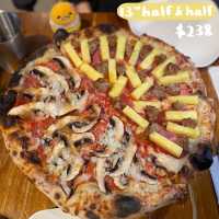 第一次食咁大咁多料嘅pizza😆