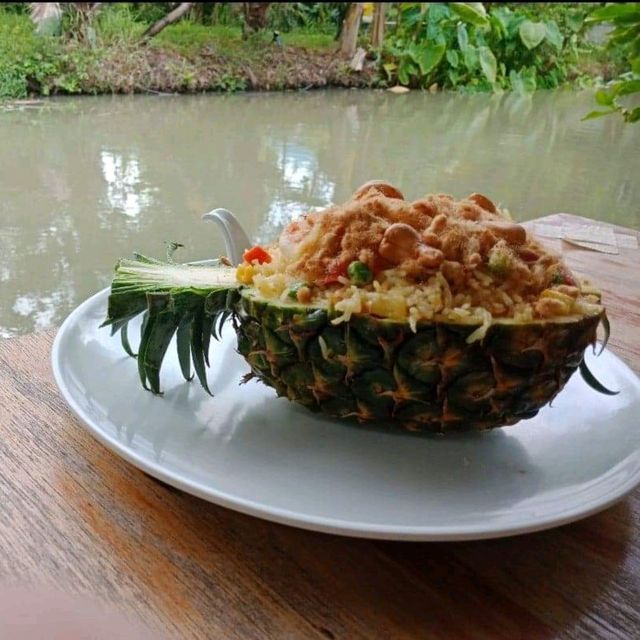 ชายสมัยคาเฟ่ 2498  คาเฟ่ไนสวน