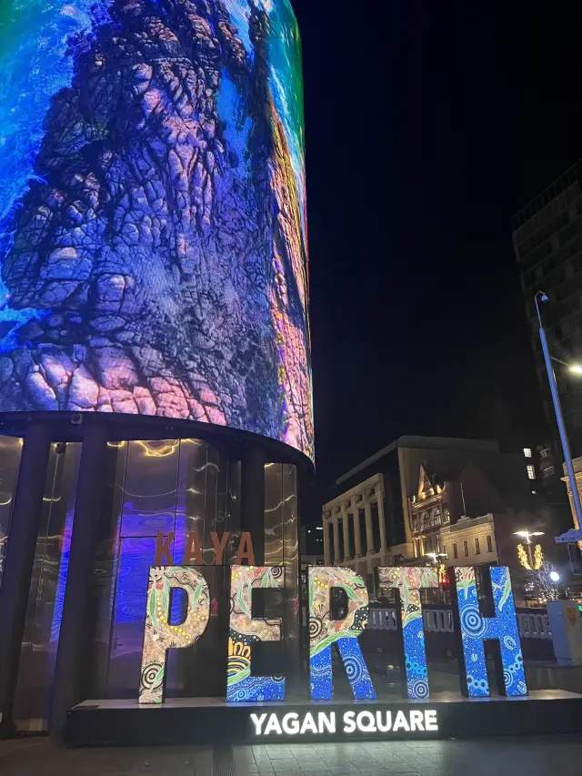 Yagan Square -Perth Kaya- 
