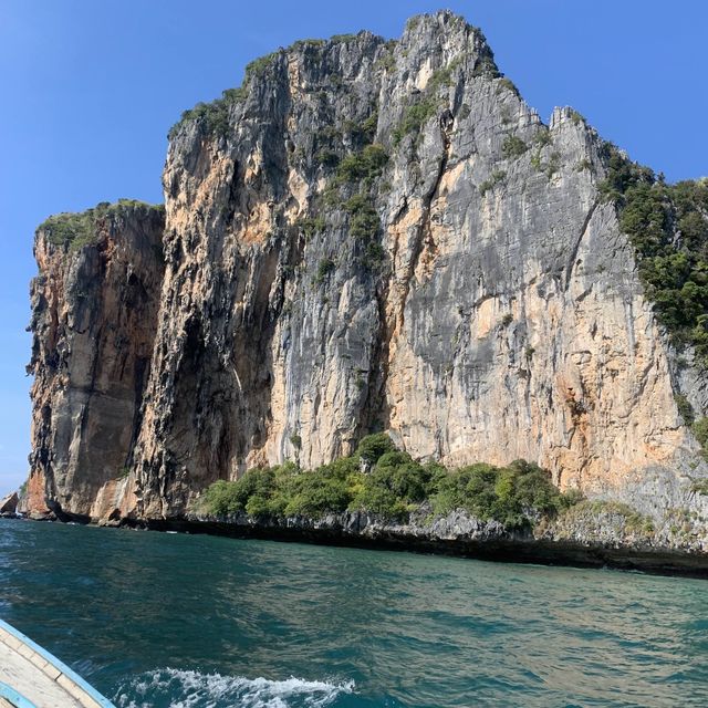 Phi Phi Islands are the “summit adventure”!