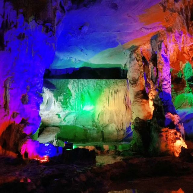 打卡陽春淩霄岩