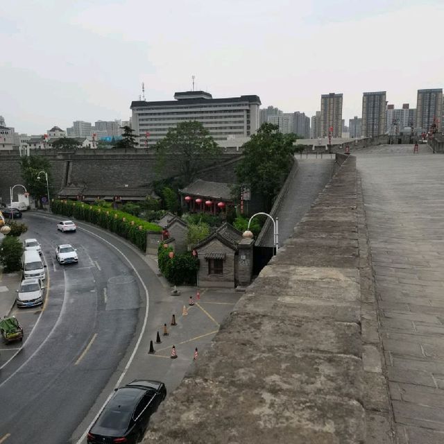 Bicycle ride on Xi'an Wall
