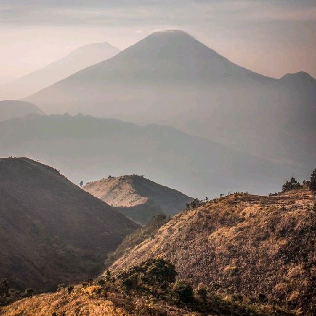 MOUNT PRAU : DIENG PLATEAU