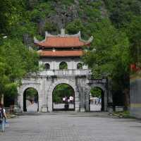 北越寧平必玩景點--華閭古都Cố đô Hoa Lư