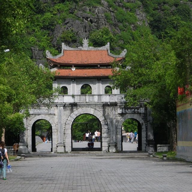 北越寧平必玩景點--華閭古都Cố đô Hoa Lư