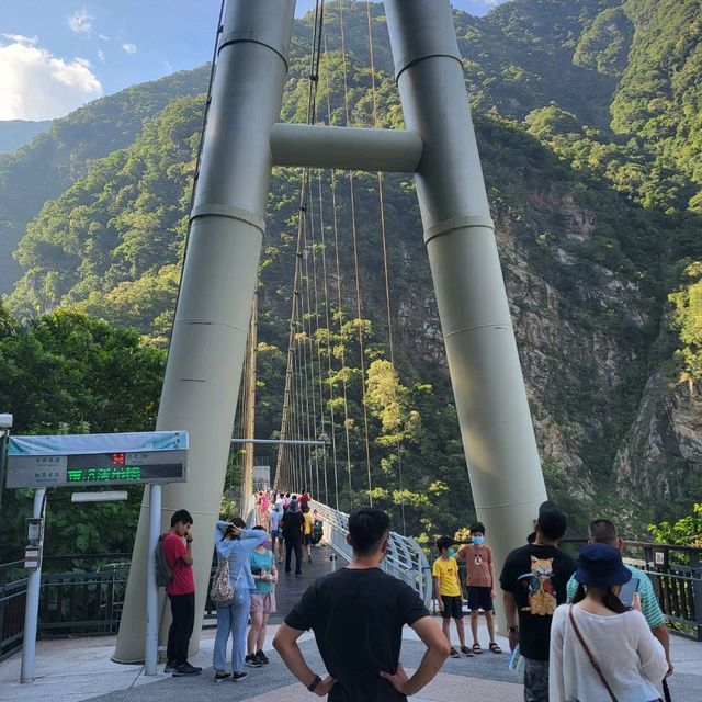 布洛灣山月吊橋