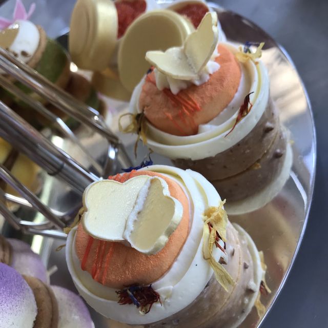 The Lounge at JW Marriott HK - afternoon tea