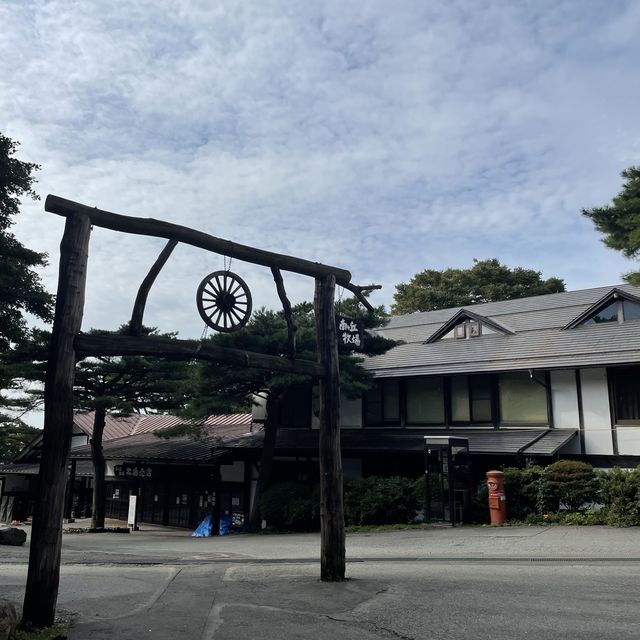 秋風に吹かれて黄昏れる