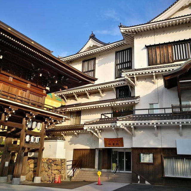 300年的歷史的古蹟 八坂神社