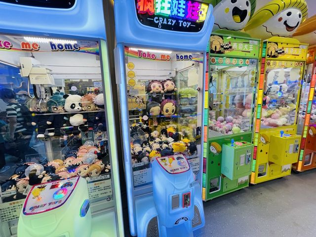 全日任玩playroom$100 起！仲有擲彩虹🌈、公仔機、扭蛋機、機動遊戲！