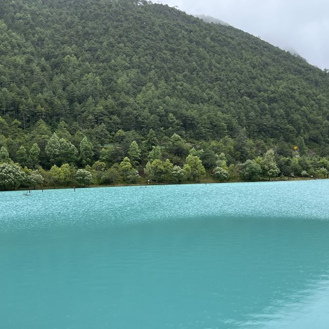 Luscious Turquoise Lake in Lijiang 