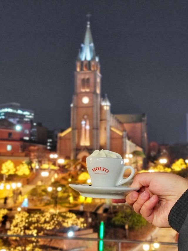 크리스마스시즌에 가장 아름다운 카페 몰또에스프레소바🎄