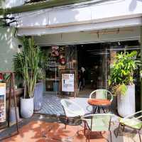 Naug Cafe Plants Make People Happy