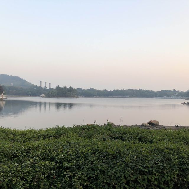 Inspiration Lake - a kid-friendly nature walk