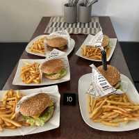 Amazing burgers in Kolari
