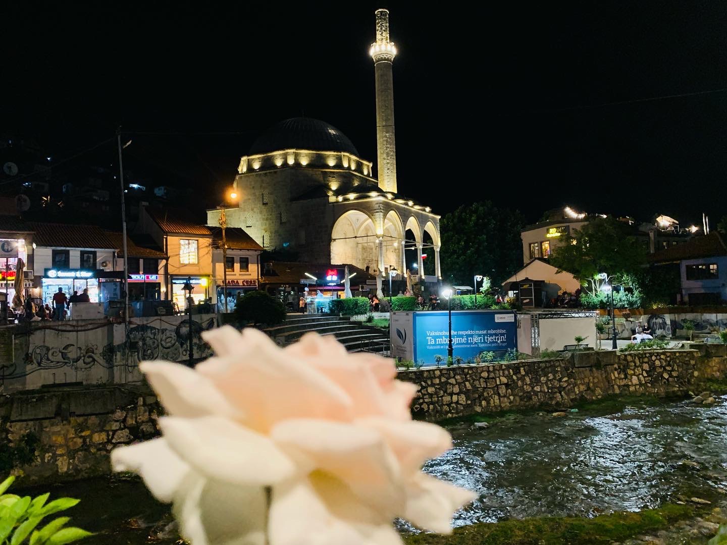 Sinan Pasha Mosque 🕌

 Built in 1615 by Sofi Sinan Pasha, the Sinan Pasha Mosque features an impressive dome and facade as well as a striking minaret. It was built with stones taken from the nearby Serbian Orthodox Monastery of the Holy Archangels, which had been abandoned and in ruins in the 17th century.

 Visible from most parts of the city, the mosque has a striking interior that can be seen when prayer services are not taking place. The original stone floors and woodwork can still be seen at these famous landmarks in Prizren. The walls of this Prizren tourist attraction are covered with quotations from the Quran and beautiful floral designs.

Sinan Pasha-mosque 🕌

Built by Sofi Sinan Pasha in 1615, the Sinan Pasha Mosque has an impressive dome and facade and a striking minaret. Built with stones taken from the nearby Serbian Orthodox Saint Archangels Monastery that was abandoned and had was in ruins by the 17th century.

Visible from most places in the city, the mosque has a striking interior that can be seen when prayer services are not on. The original stone flooring and carpentry work can still be seen at these well-known landmarks in Prizren. The walls of this Prizren tourist site are covered with quotes from the Quran and beautiful floral patterns.