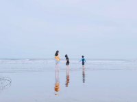 조용한 바닷가 여름 휴가지, 해양 십리금탄(十里金滩)경구