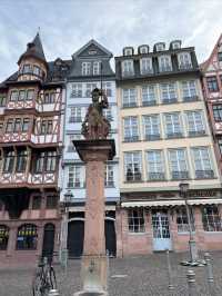 Frankfurt Roman Square