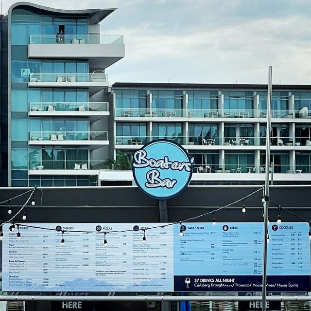 Lively Floating bar in Sentosa Boaters’ Bar