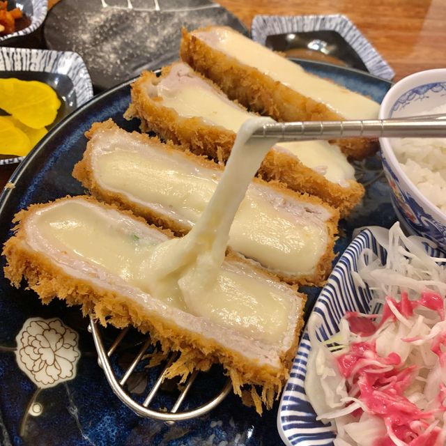 [🇰🇷, 서울] 백종원의 3대천황에 나온 홍대•혜화 치즈돈가스 맛집, 혼가츠 🧀