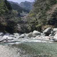 徳島県の秘境にある『琵琶の滝』