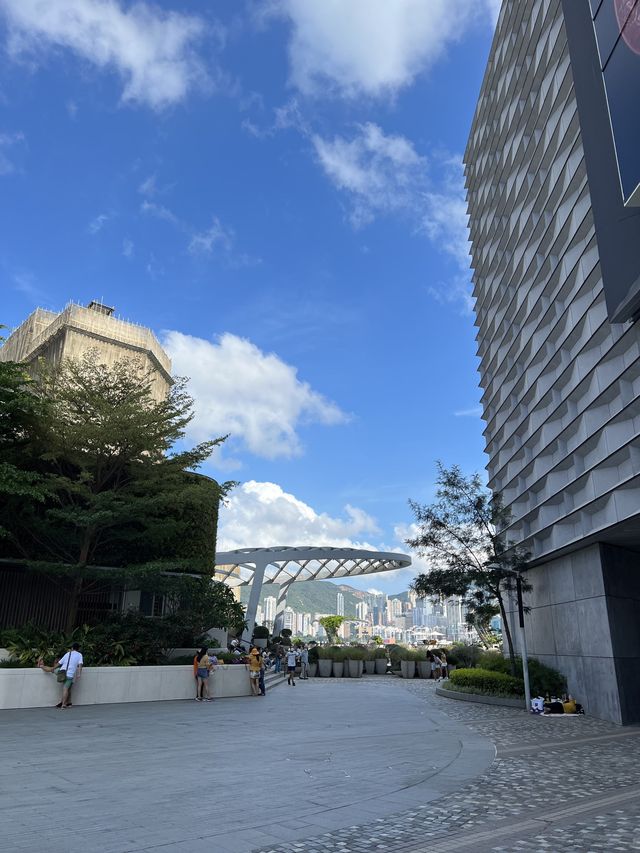 晴空萬里的尖沙嘴海濱