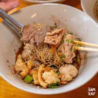 กินเตี๋ยวเรือฟีลเเคมป์ปิ้งในสวนเมืองทองธานี