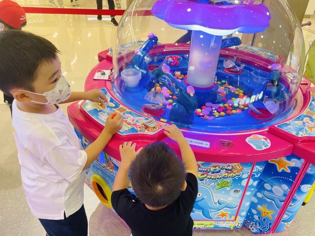 全日任玩playroom$100 起！仲有擲彩虹🌈、公仔機、扭蛋機、機動遊戲！