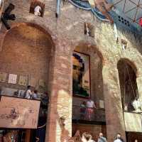 ชมผลงานศิลปะของ Dali ที่เมือง Figueres