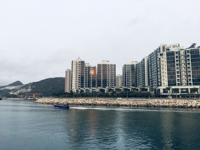 Stroll along  Tseung Kwan O Promenade 🤩🤩