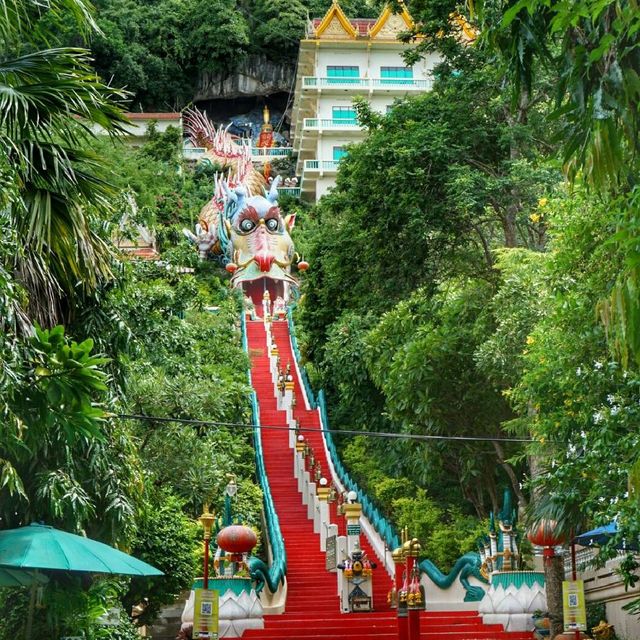 ชมถ้ำมังกรสวรรค์  วัดบ้านถ้ำ กาญจนบุรี